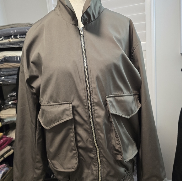 💥SOLD💥Bomber Jacket Unisex - Picture 2 of 3